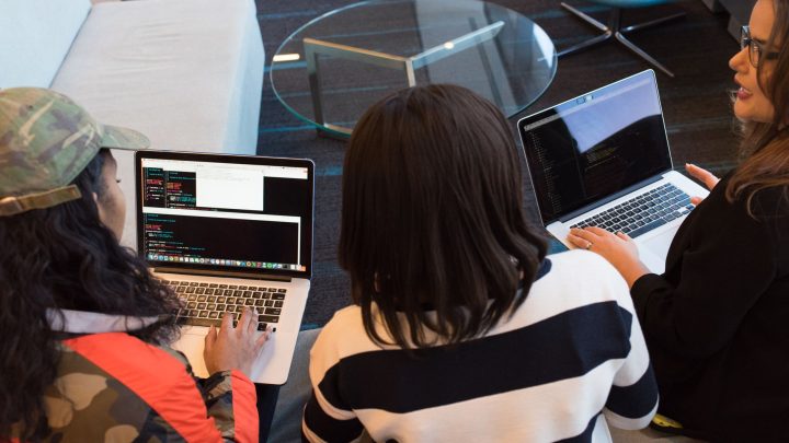 Hackathony – gdzie szukać i jak zbudować zespół
