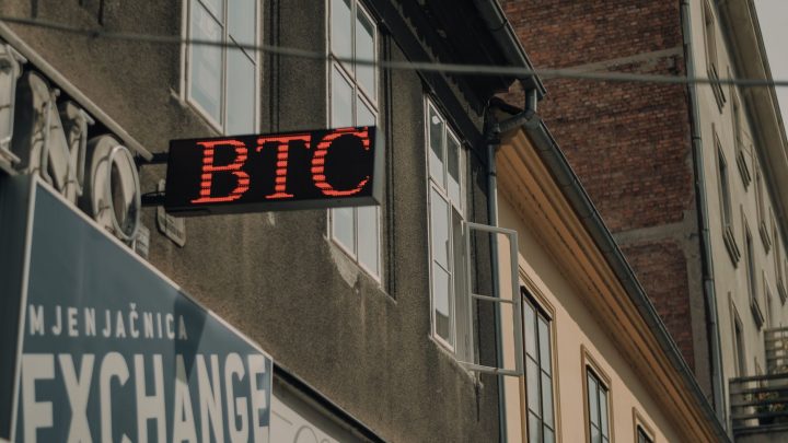 Jak działają oszuści kryptowaluty? Najpopularniejsze metody wyłudzeń