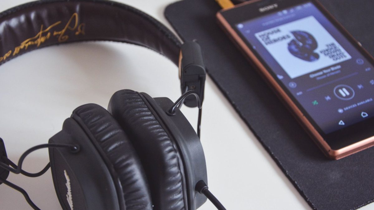 Ile Spotify płaci za 1000 wyświetleń? Stawki streamów i realne zarobki