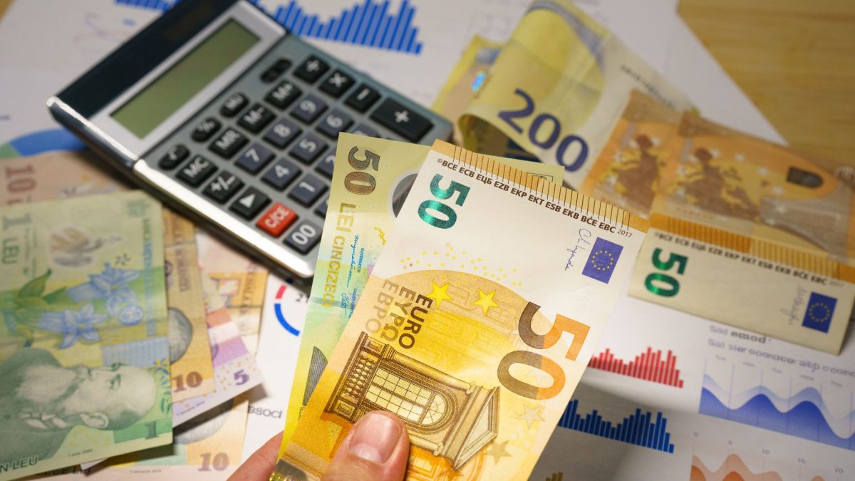 Jak założyć konto oszczędnościowe – porównanie oprocentowania