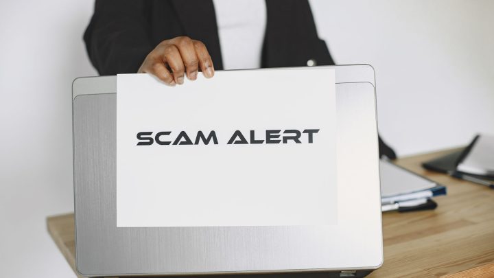 Zarabianie za klikanie – ile można dostać i jak odróżnić scam od uczciwej oferty?