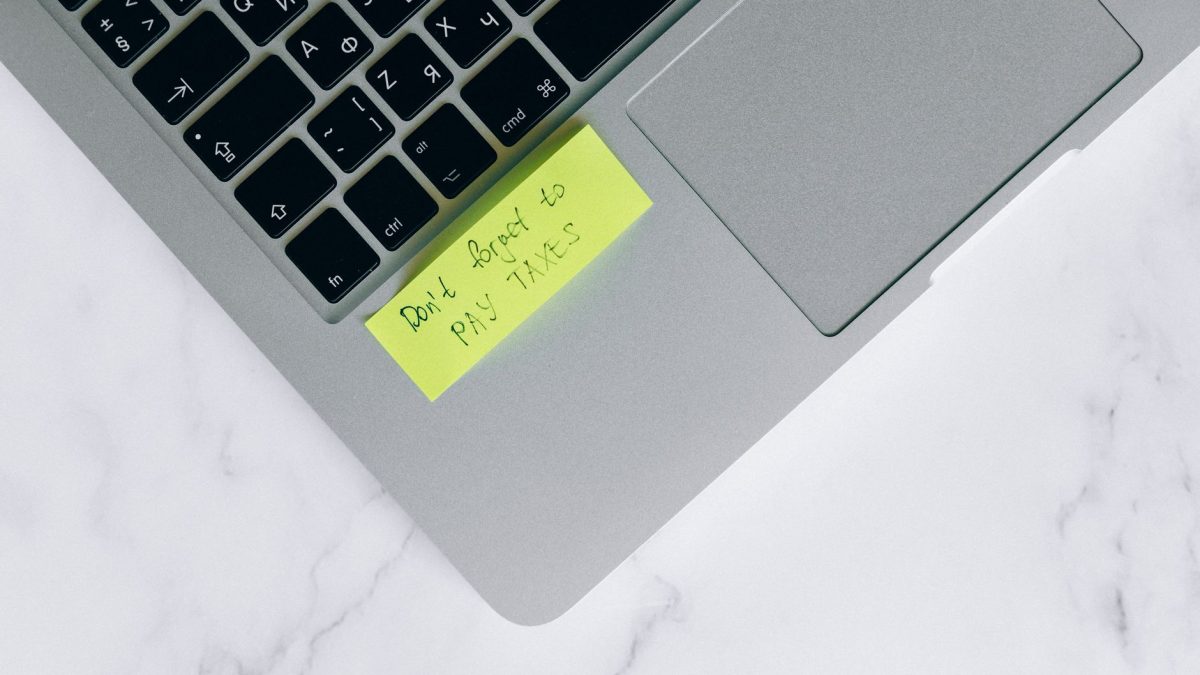 Sprzedaż ebooka bez działalności – kiedy można sprzedawać legalnie i jak rozliczyć podatek?