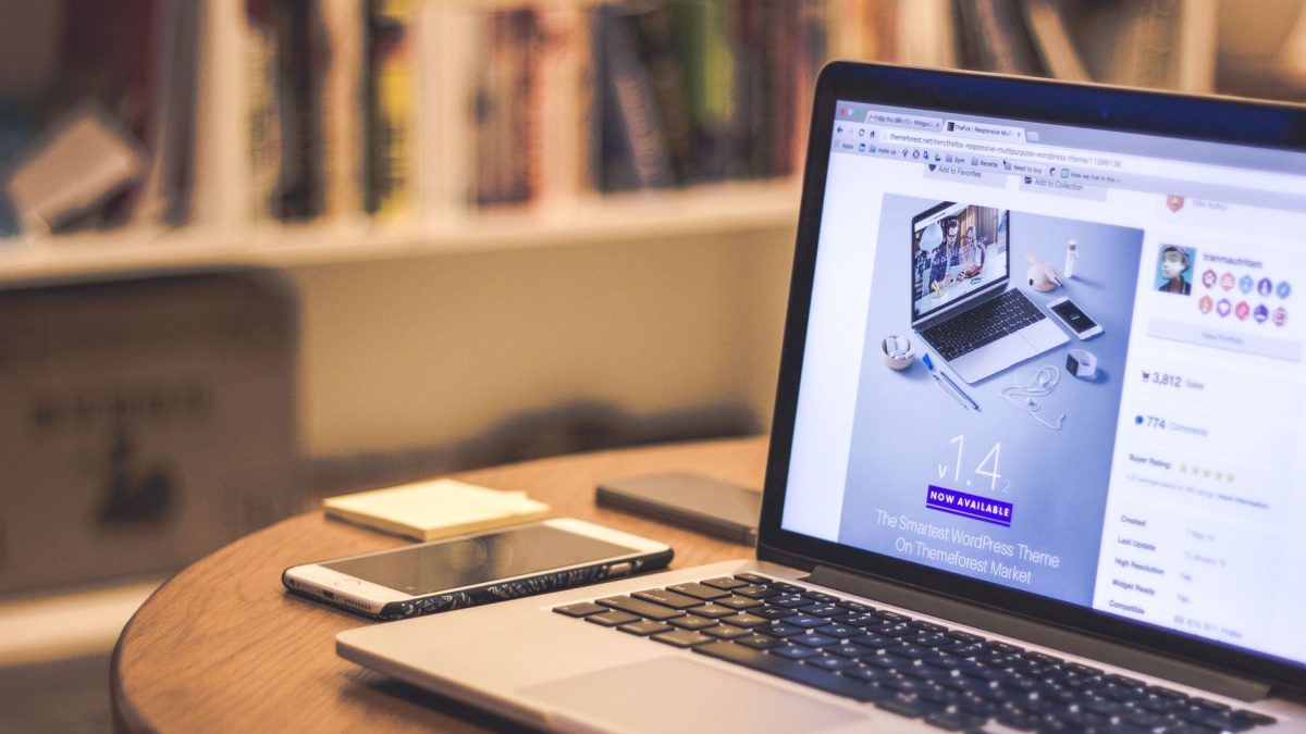 Jak założyć stronę internetową – za darmo i płatnie