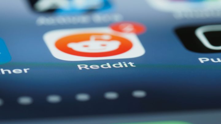 Jak zacząć na Reddicie z nowym kontem? Zasady, karma i jak uniknąć blokad
