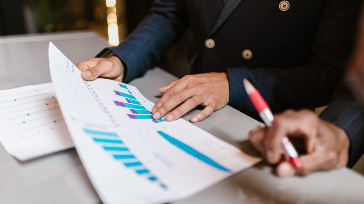 CRM w małej firmie – jak wybrać system i uporządkować obsługę leadów?