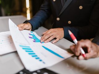 CRM w małej firmie – jak wybrać system i uporządkować obsługę leadów?